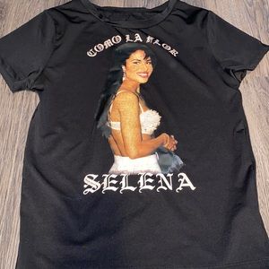 Selena graphic tee
